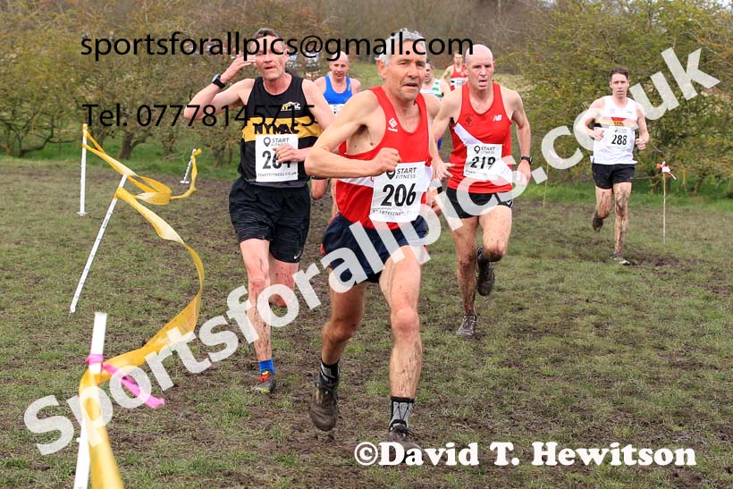 Men 35 to 60 in the 2023 BMAF Cross Country Champs., Wallsend. Photo: David T. Hewitson/Sports for All Pics